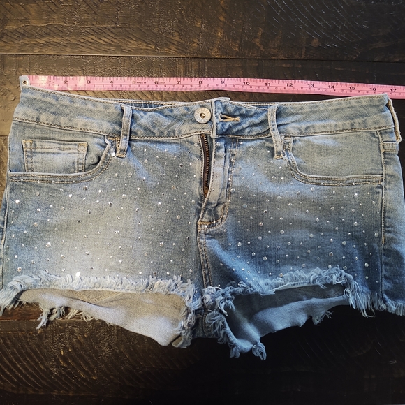 Jean shorts with bling on front size 11 stretchy - Picture 5 of 7